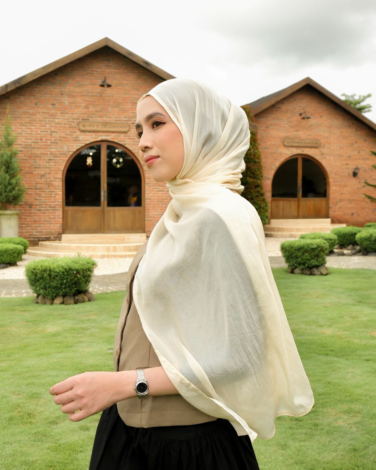 Ayu by Ayu Lestari - Flowy Pashmina