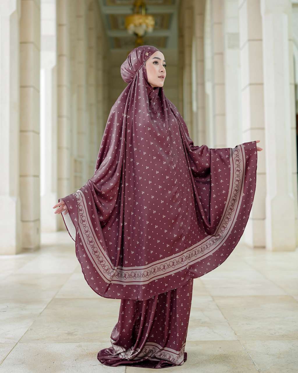 Lovella Prayer Robe