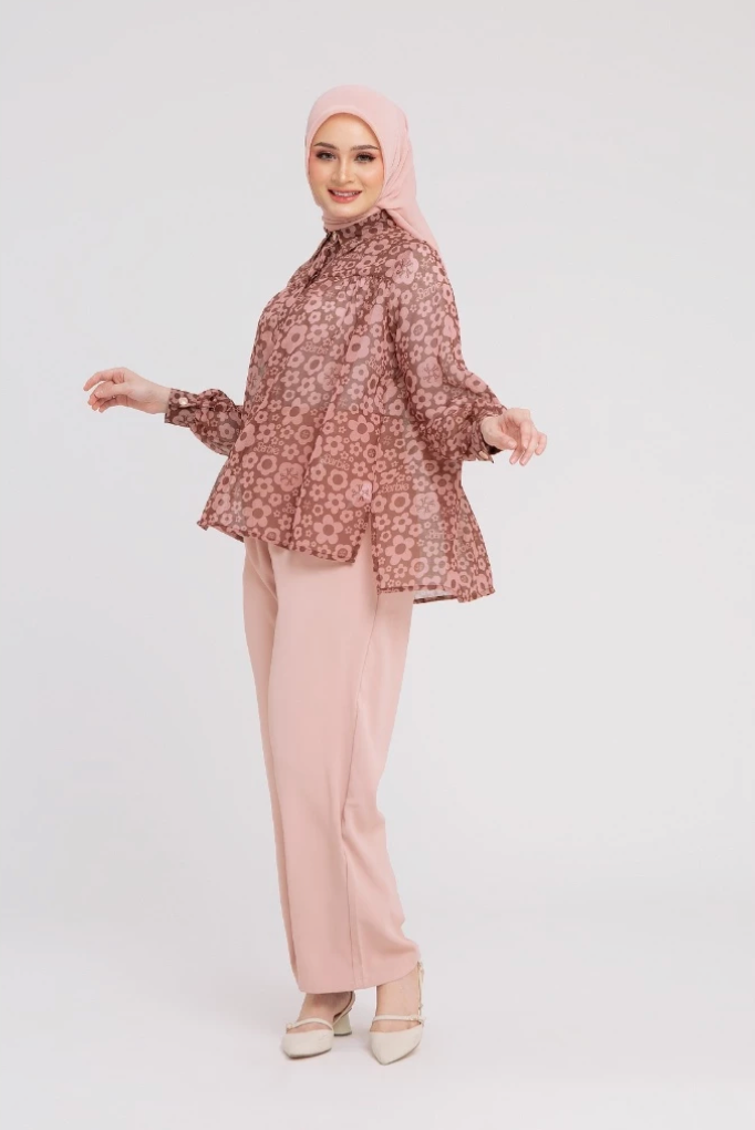 The Barbie Flower Retro Blouse